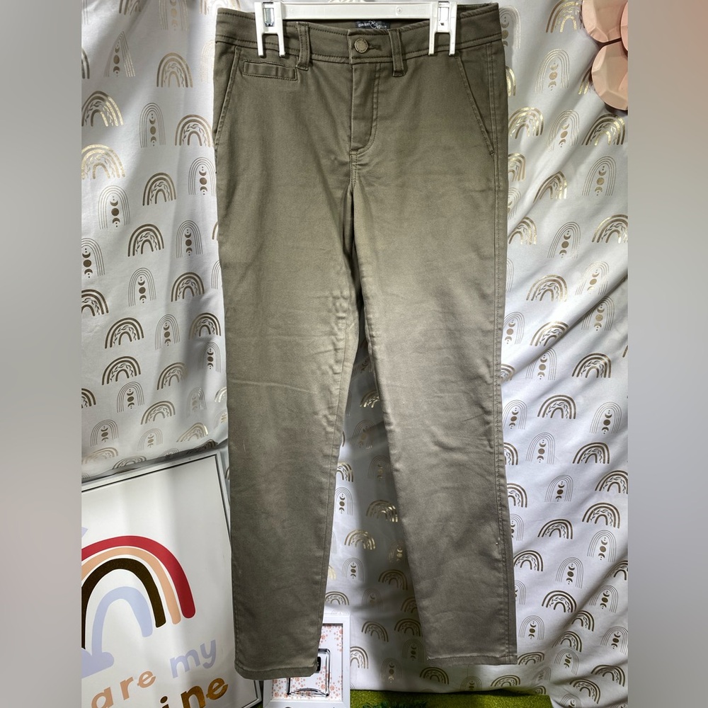 Market & Spruce Khaki Button Accent